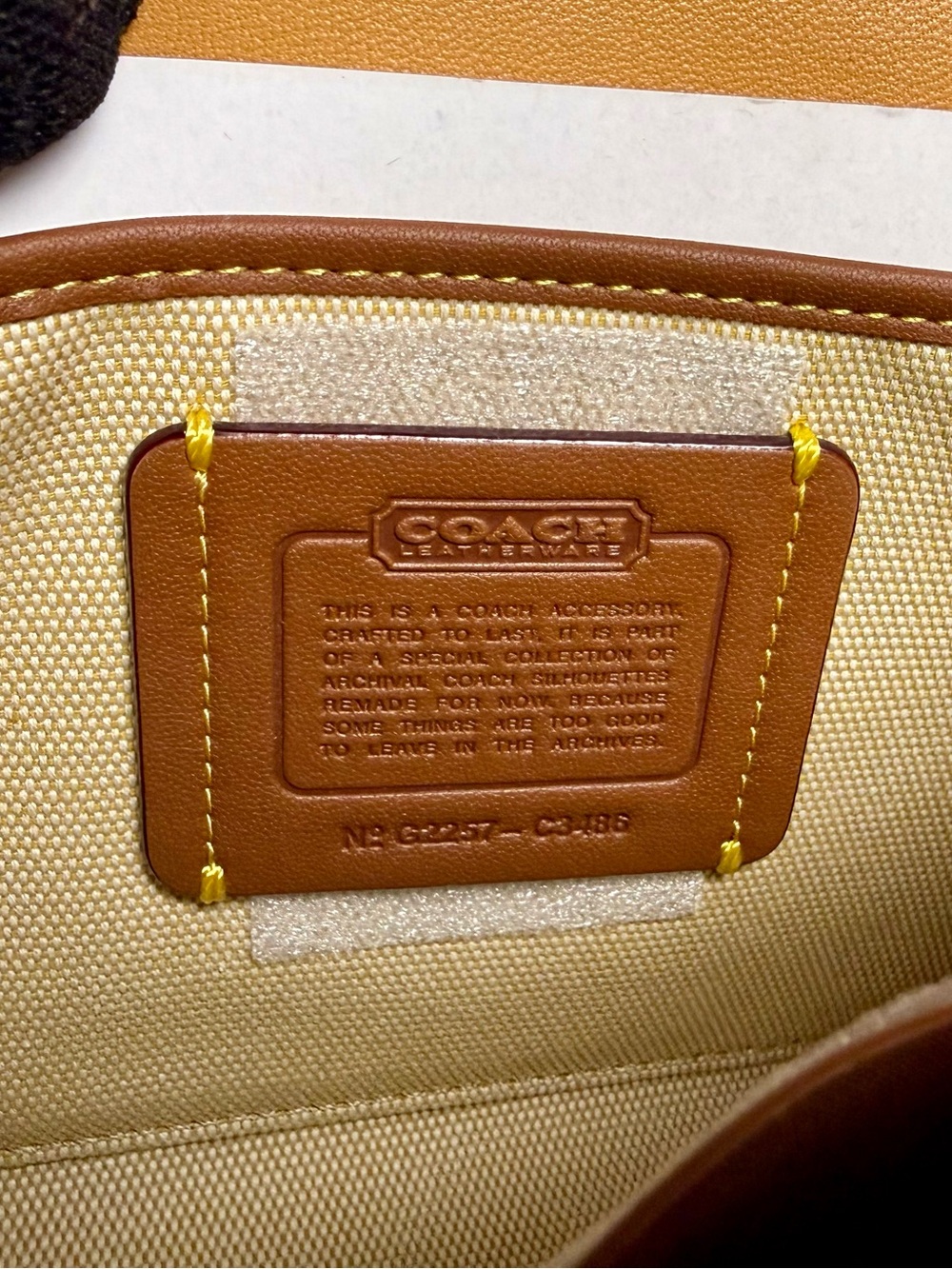 🆕COACH Caramel Leather Turnlock Crossbody - Picture 16 of 17